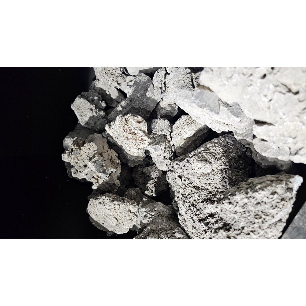 صخور فورميكاري الرمادية بأحجام متعددة - Formicary-like Rock