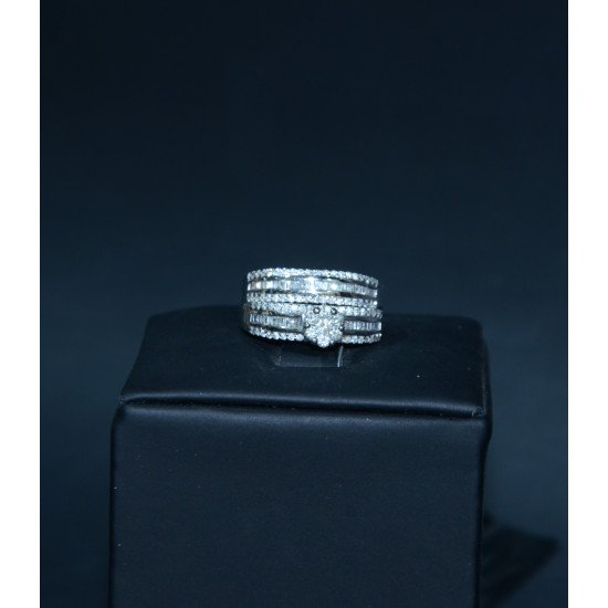 خاتم الماس مع ذهب أبيض عيار 18